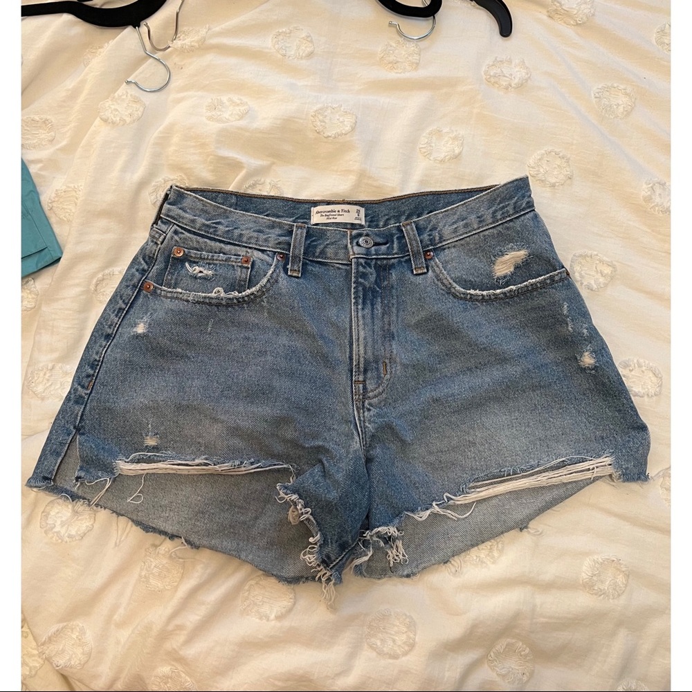 Abercrombie curve love midrise boyfriend short